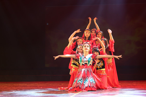 华体会体育2016年“My Heart Goes with You” 迎新晚会圆满落幕