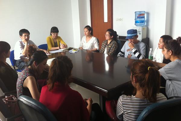 足球篮球官方直播平台召开新疆学生座谈会