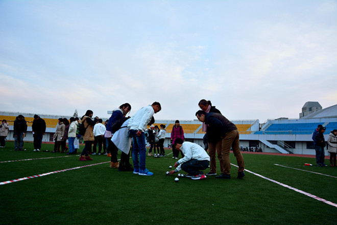 足球篮球官方直播平台举办第一届学生运动会