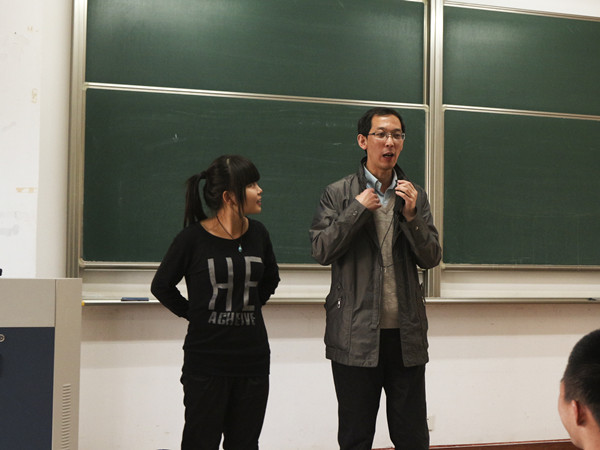 【足球篮球官方直播平台新生导航系列讲座】Learn to learn--足球篮球官方直播平台院长与14级学生亲密接触