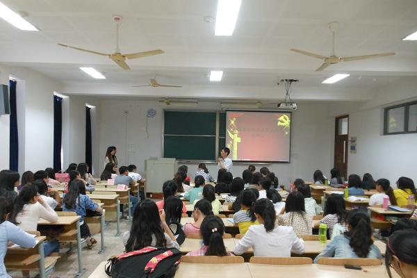 与时俱进，追求卓越——足球篮球官方直播平台2014年5月预备党员转正答辩会